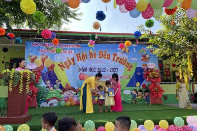 Chào mừng ngày hội bé đến trường 5/9